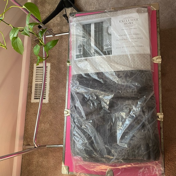 Exclusive Home gray velvet jacquard curtain panel set - Picture 4 of 4